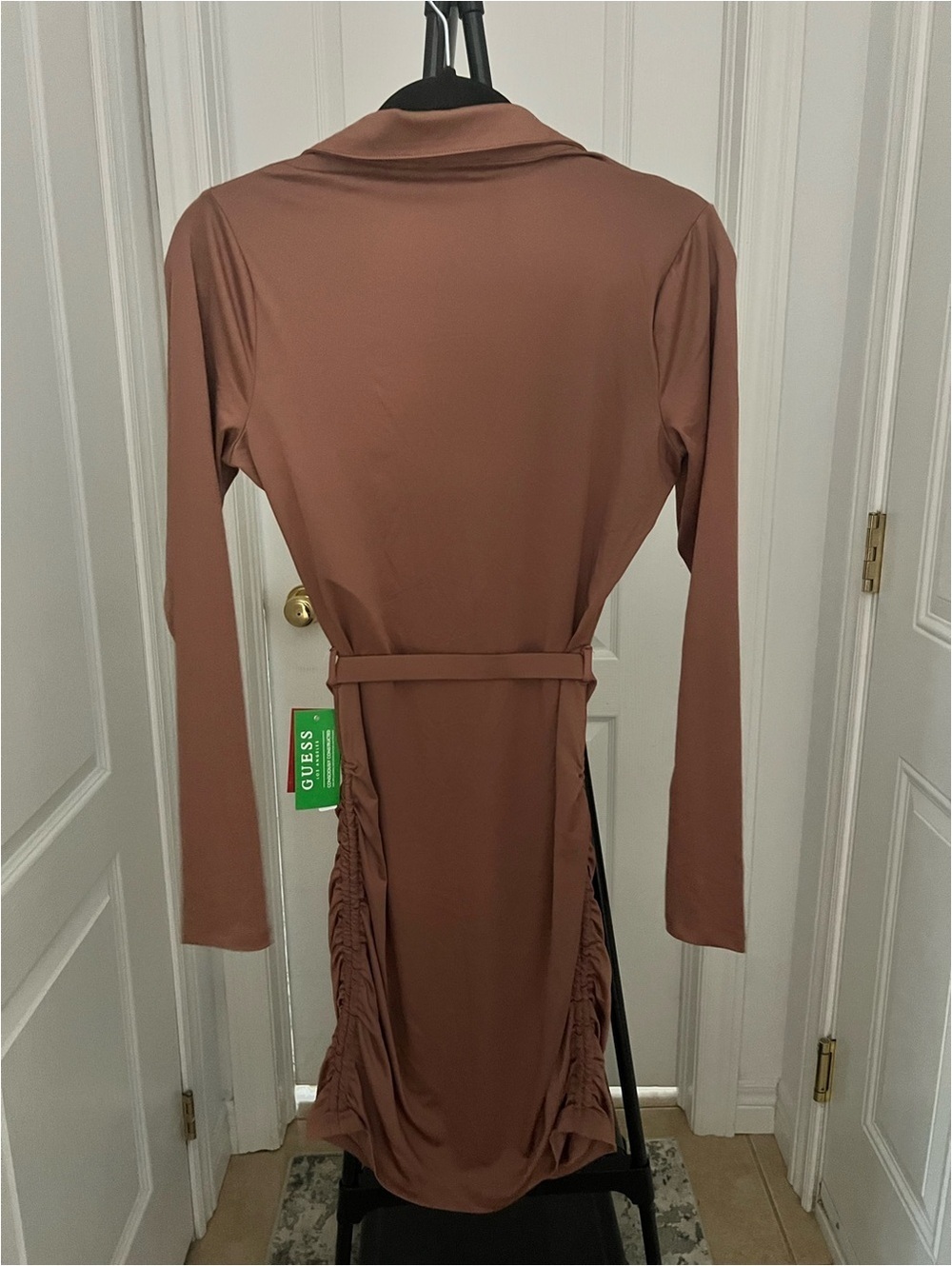 Guess Dusty Rose Long Sleeve Ruched Midi Dress Women’s - Picture 6 of 10